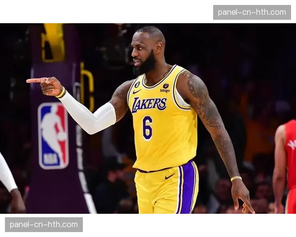 詹姆斯在湖人主场完成个人生涯第5000次助攻，现场举行简短庆祝仪式